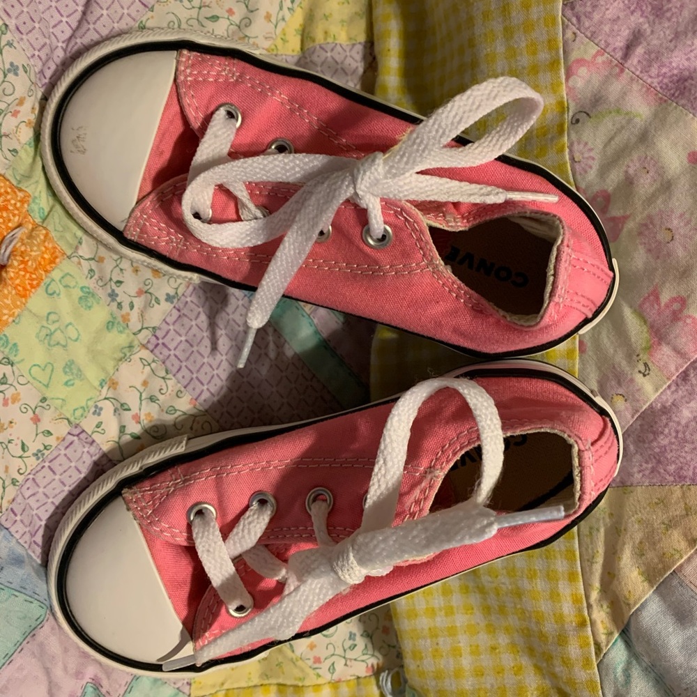 Toddler girl size 9 pink converse